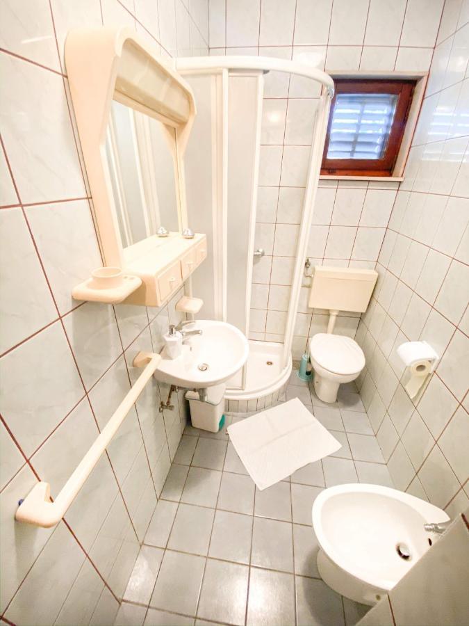 Apartman Zorka Povlja  Extérieur photo